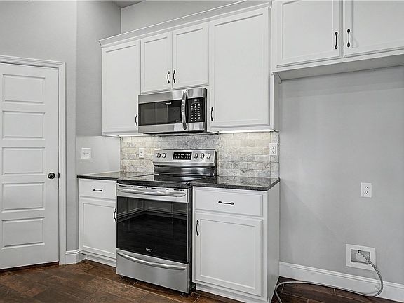 5th image of 5903 NW Silas St