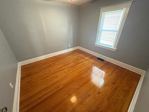 4th image of 13 N Hartnett Ave