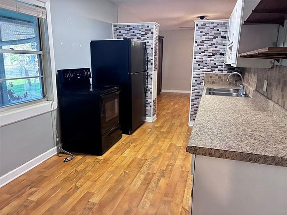 4th image of 120 Club Rd