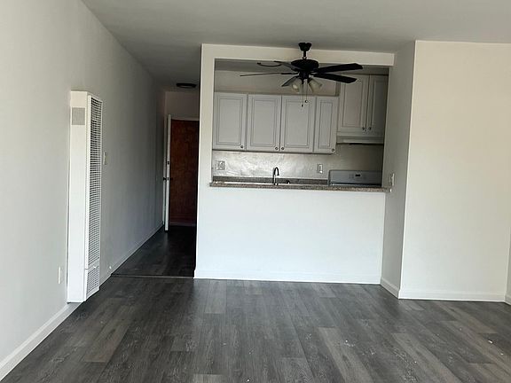 2nd image of 15522 Vanowen St #217