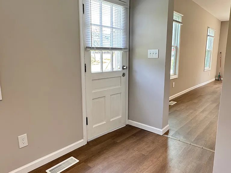 2205 Easley Ave — Photo 3