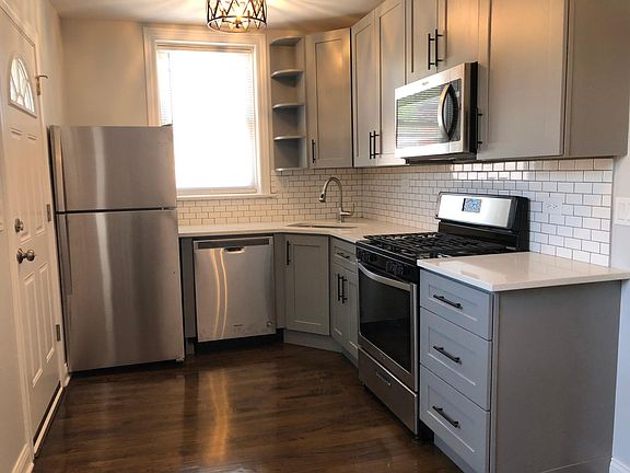 4th image of 3951 N Hoyne Ave #3