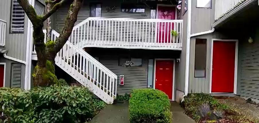 1st image of 10018 NE 124th St
