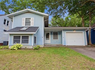 902 S 4th St, Effingham, IL 62401