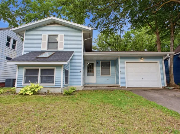 902 S 4th St, Effingham, IL 62401