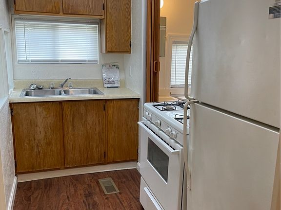 3rd image of 1523 S J St APT 3