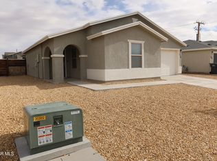 956 Galaxia Dr, Horizon City, TX 79928