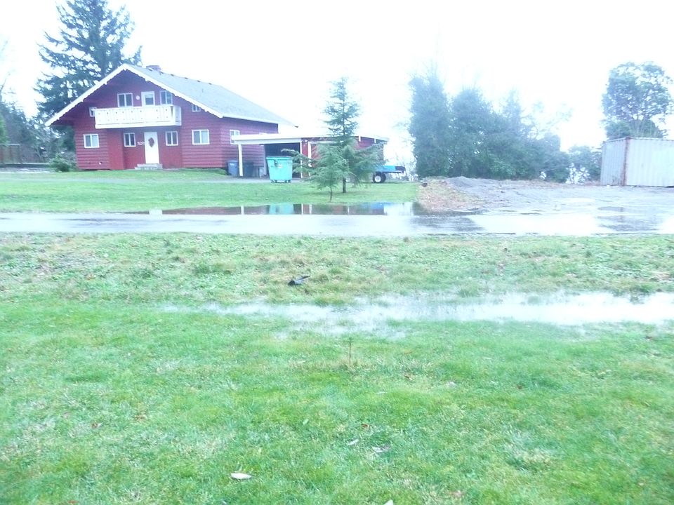 Field@604 59th AVE CT NE