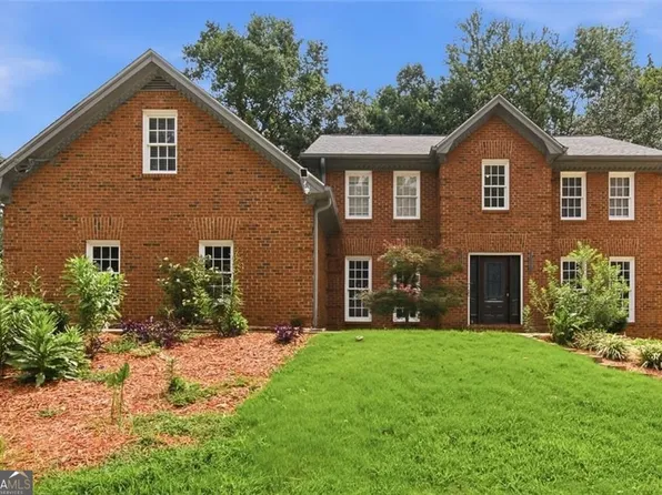 24 Planters Dr SW, Lilburn, GA 30047