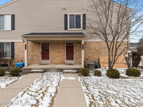 44594 Connecticut Ct, Clinton Township, MI 48038