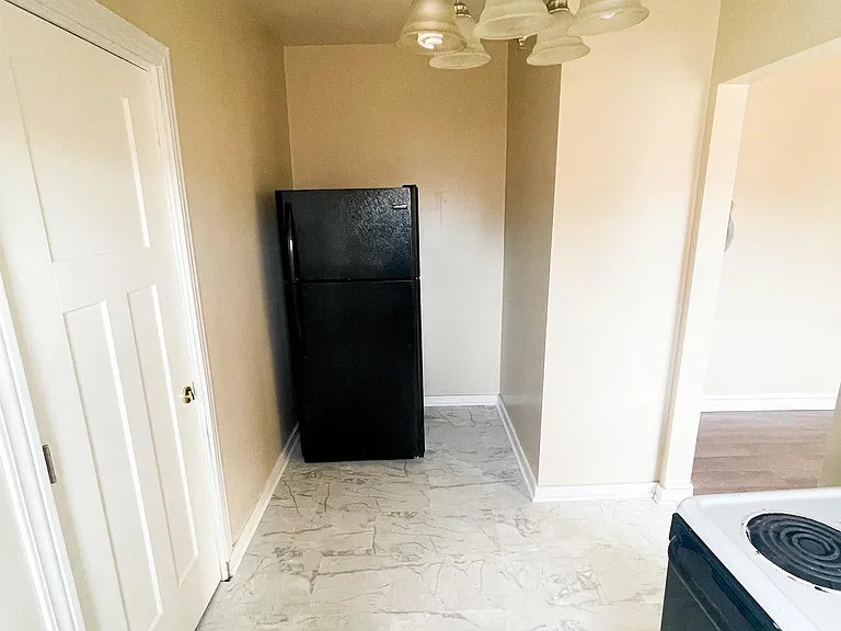 3500 Elm St #6 — Photo 6