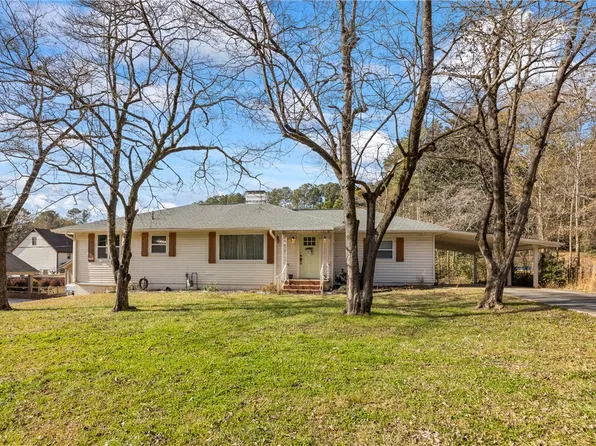 318 S Pine St, Walhalla, SC 29691