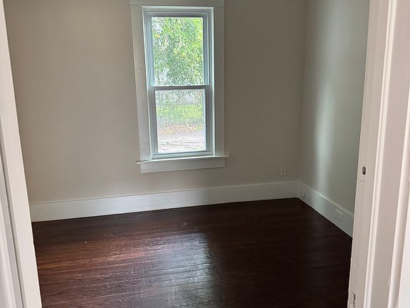 4th image of 814 Missouri Ave