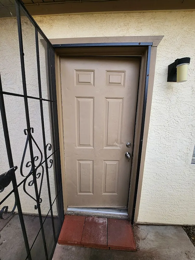 2725 E Tierra Buena — Photo 4