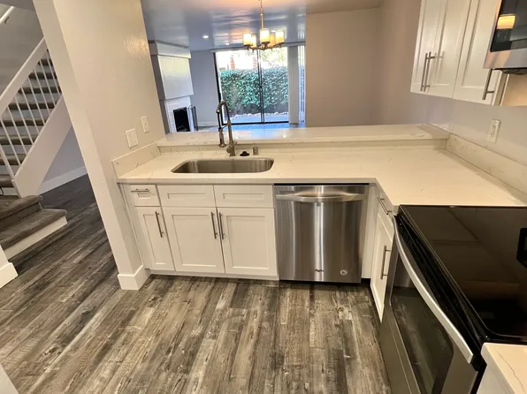 713 Woodside Ln E Unit 5, Sacramento, CA 95825