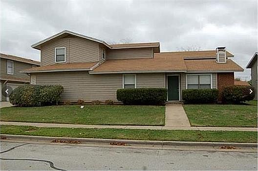 3rd image of 2134 Knoll Crest Dr