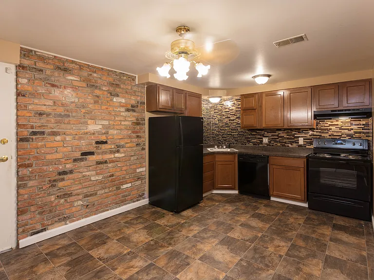 Williamstowne Village Senior Apartments — Photo 32