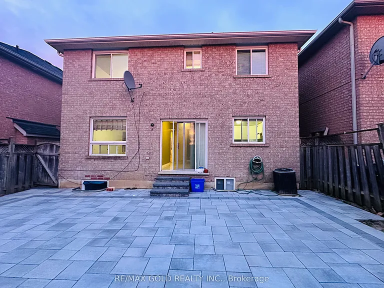 55 Linderwood Dr — Photo 11