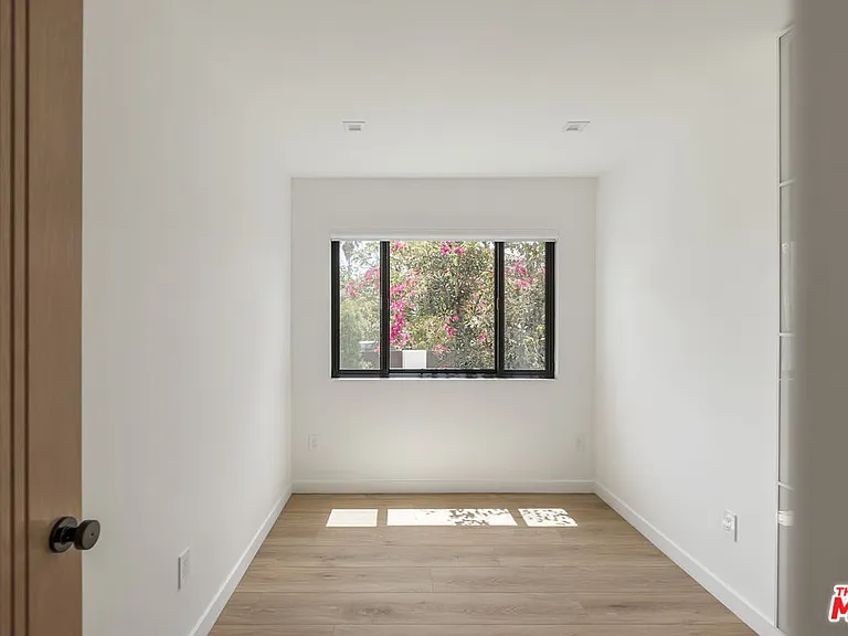 1265 Keniston Ave — Photo 25