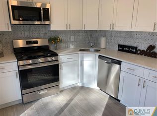 39 Albury Way, North Brunswick, NJ 08902