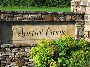 3800 Austin Valley Dr, Lenoir, NC 28645