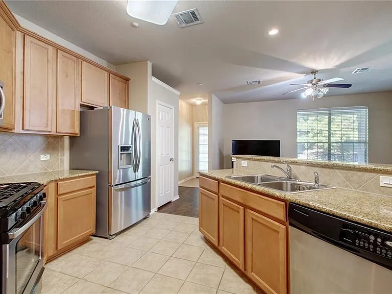 1310 W Parmer Ln #24B — Photo 9