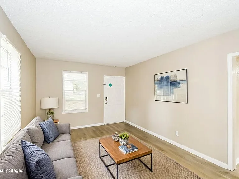 1031 Bunker Hill Blvd — Photo 5