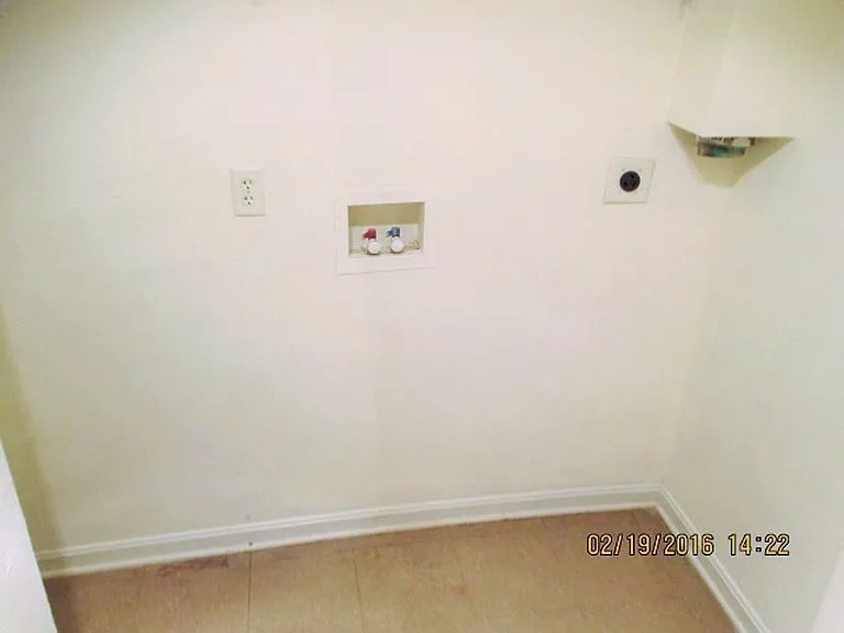 6418 Venango Dr — Photo 16