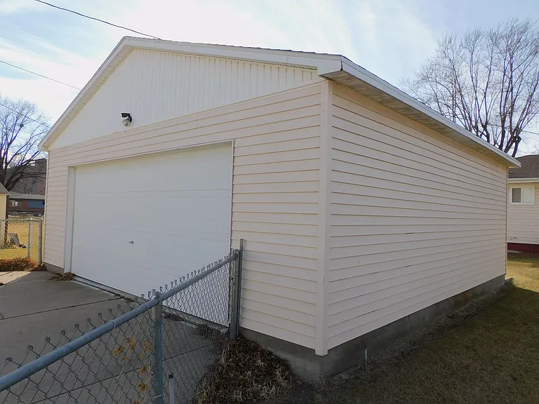 1133 N Howard Ave — Photo 24