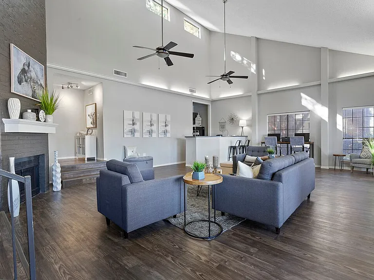 Bromley Granbury — Photo 2