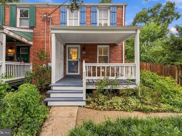 5840 Edgehill Dr, Alexandria, VA 22303