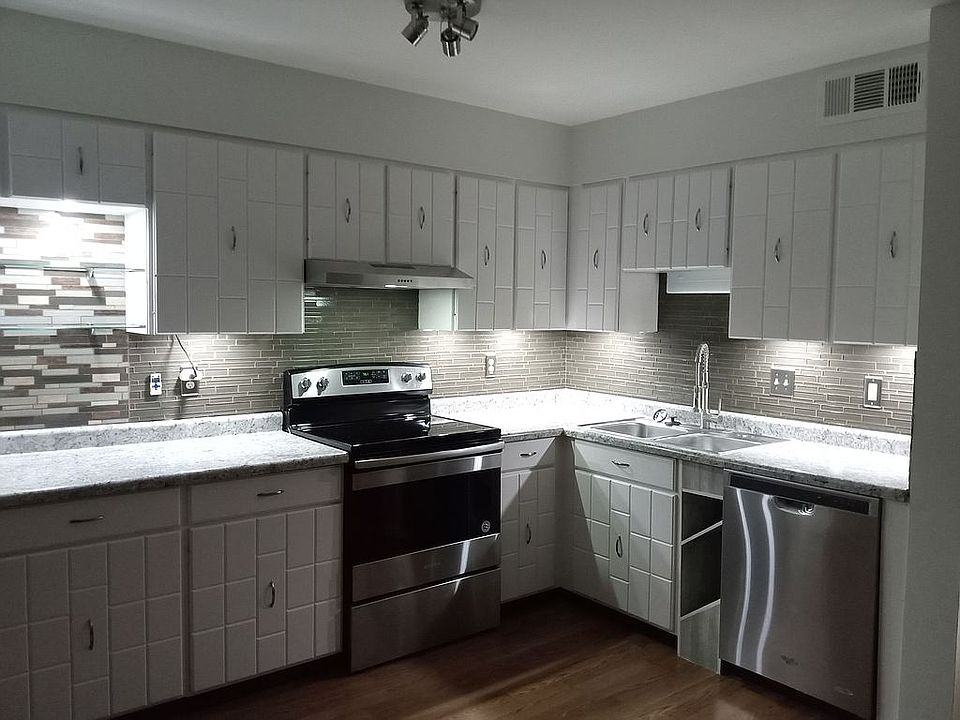 1st image of 424 N Clay Ave Unit F