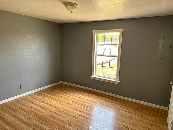 5th image of 708-710 Galveston St