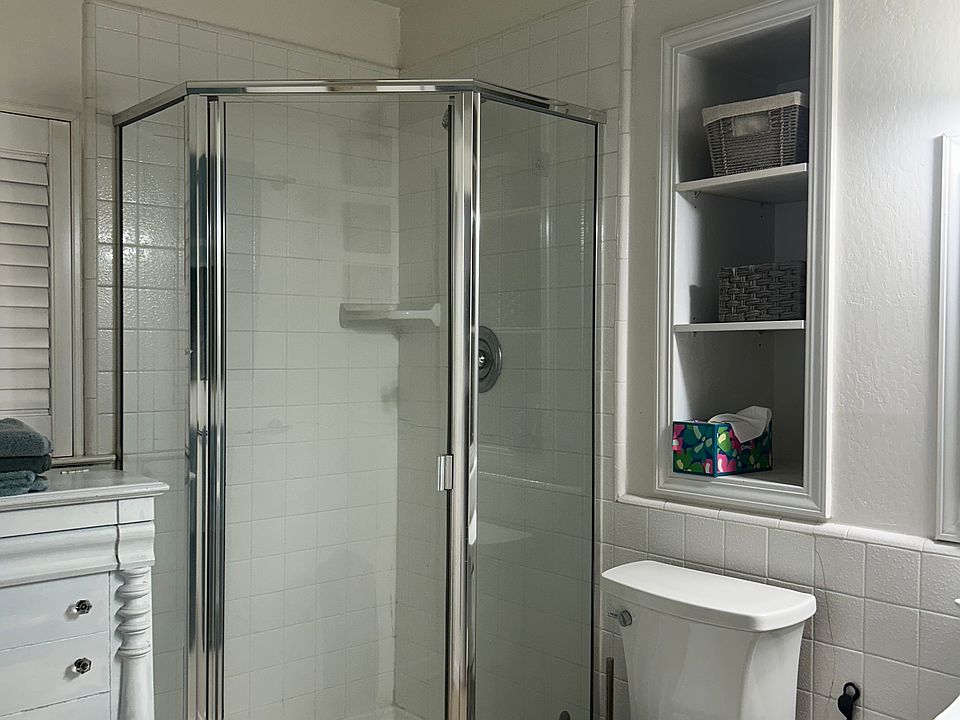 1st image of 534 Cathedral Dr