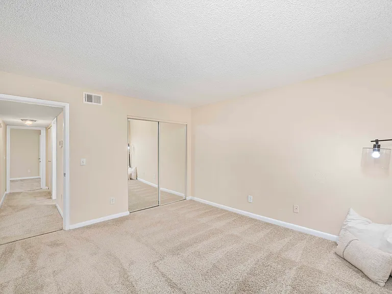 MAA Mandarin Lakes — Photo 17