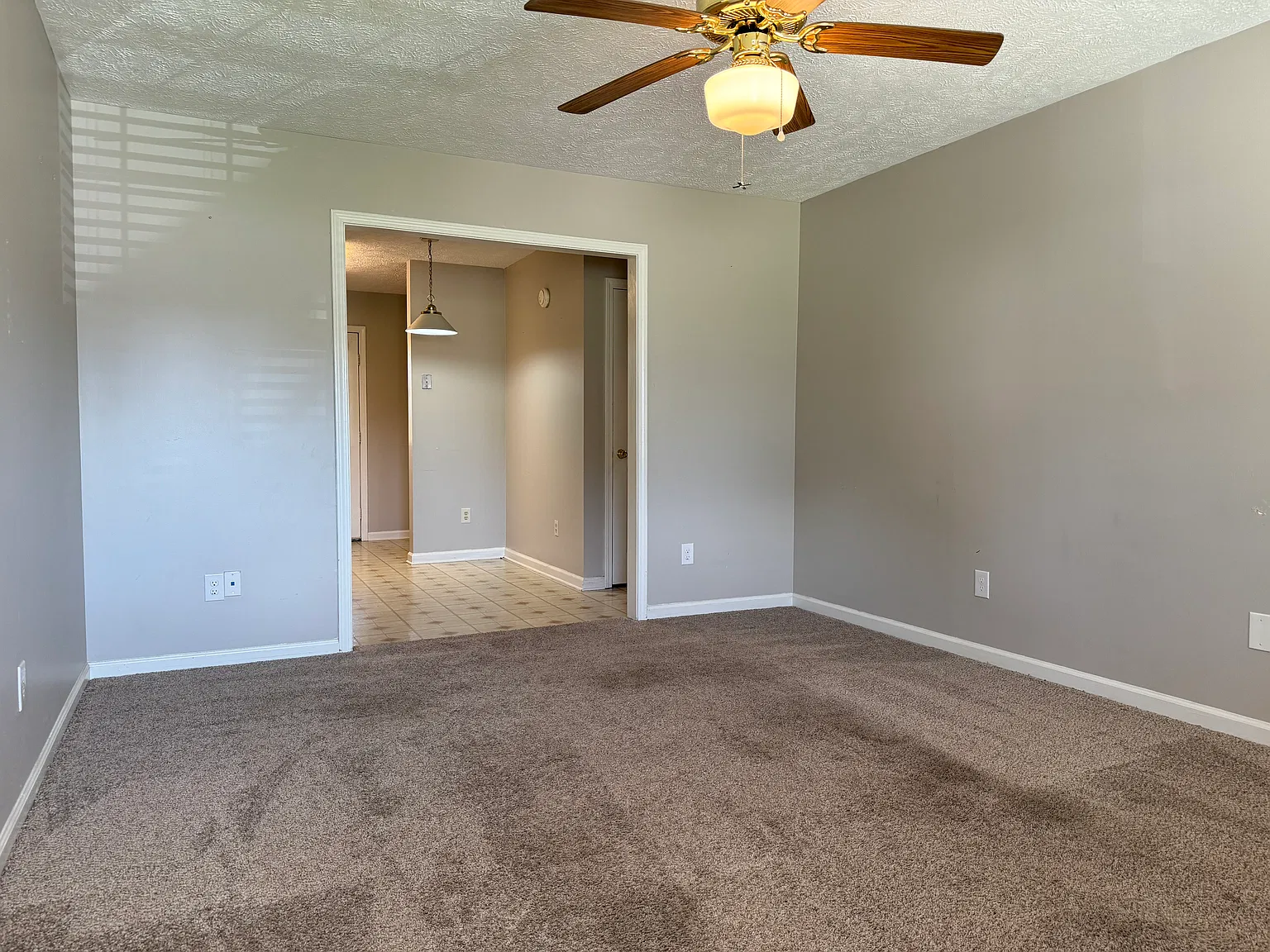 2 bed, 800 sqft, $1,150 — Photo 3