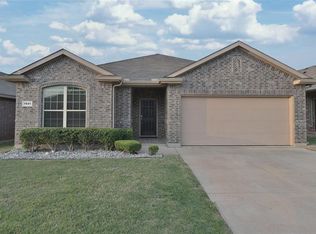7041 Seton Hall Dr, Fort Worth, TX 76120
