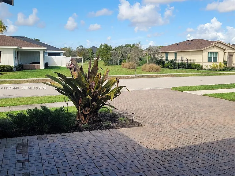 1200 Sterling Pine Pl — Photo 7
