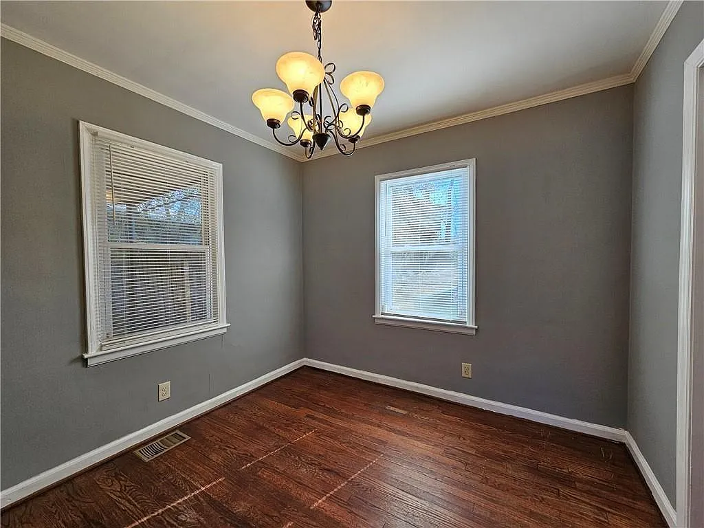 3 bed, 1.0 bath, $1,900 — Photo 3