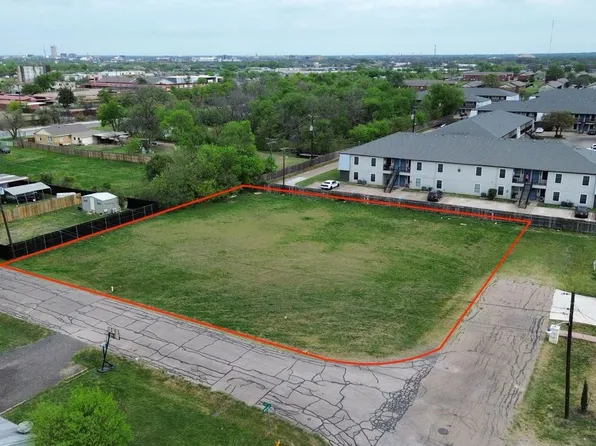 2434 S 23rd St, Waco, TX 76706