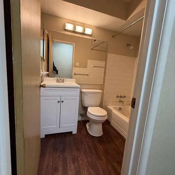 6327 S Grand Blvd #1E — Photo 9