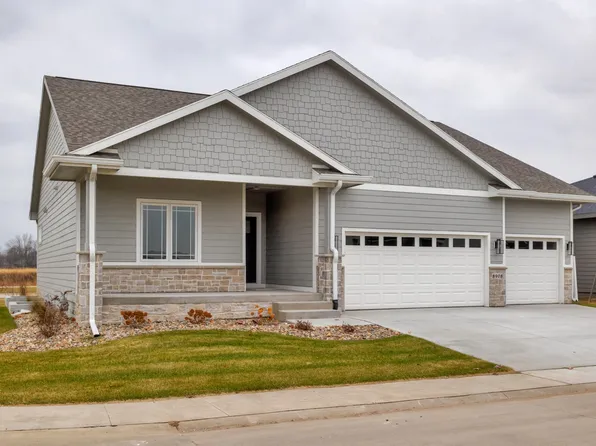 8908 Beery Pl, Johnston, IA 50131