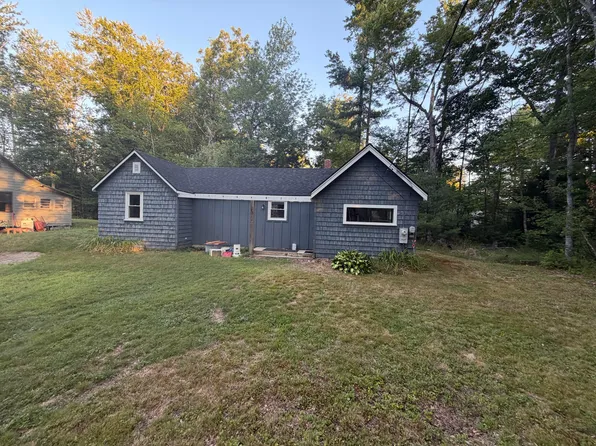75 Pickering Street, Sebago, ME 04029