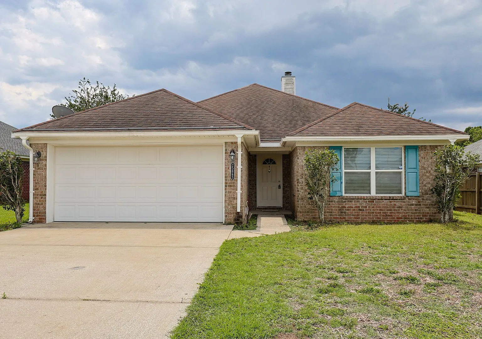 Beautiful 3-Bedroom Home in Overton Place — Photo 1
