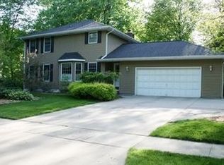 2605 Jamestown Dr, Midland, MI 48642