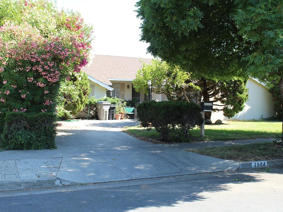 1st image of 1984 Josephine Ave