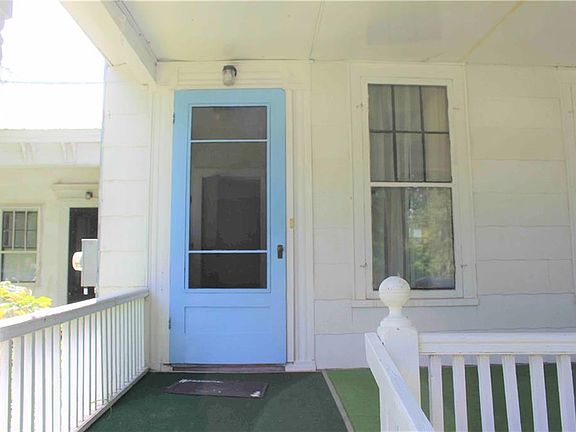 3rd image of 28 Eaton St
