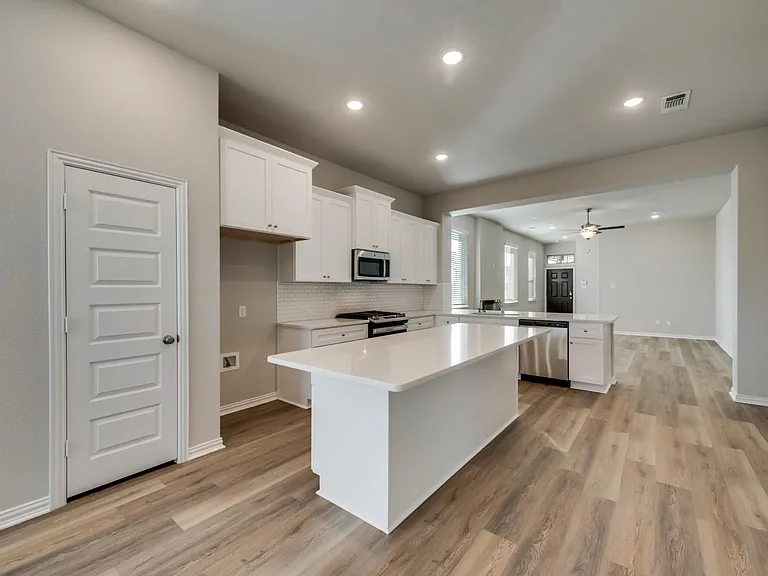 1127 Mesa St — Photo 9