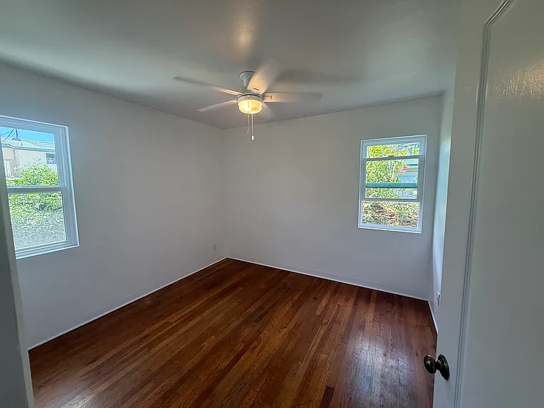 419 Nautilus St — Photo 8