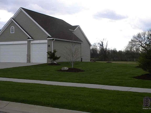 4th image of 904 Plum Grove Dr